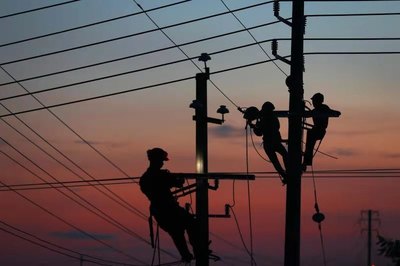 國網(wǎng)江西電力加快鄉(xiāng)村電氣化建設(shè)助推鄉(xiāng)村振興