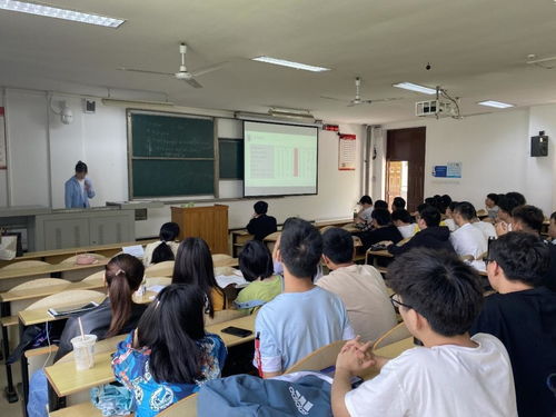 電氣信息學(xué)院召開考研師生交流會